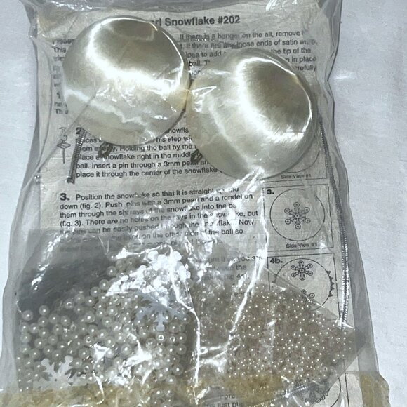 NEW Sulyn Christmas Ornament Kit Silver Snowflakes #202-A Beaded Sequins Vintage - Picture 3 of 4
